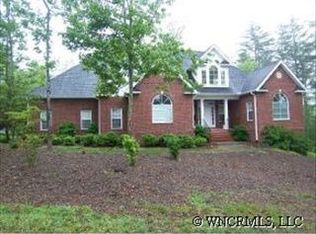 119 Mirika Dr, Mills River, NC 28759