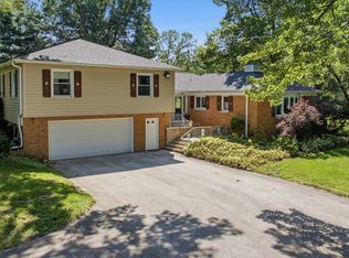 150 N Madison St, Oswego, IL 60543