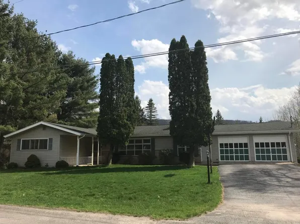 21 Stonecroft Rd, Drums, PA 18222