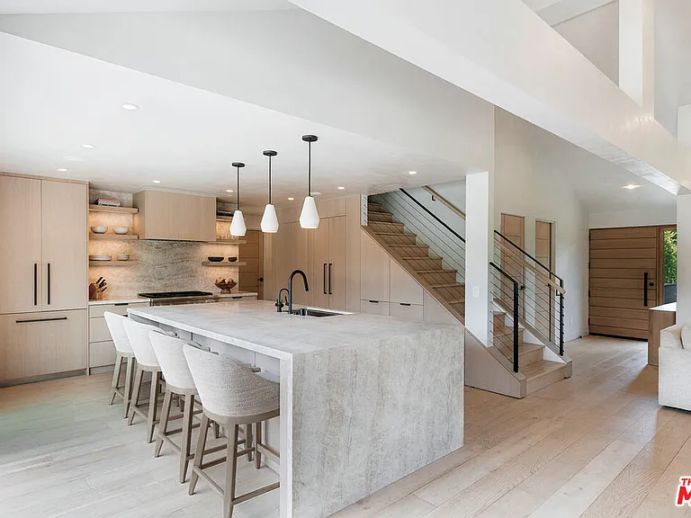 6450 Surfside Way — Photo 31