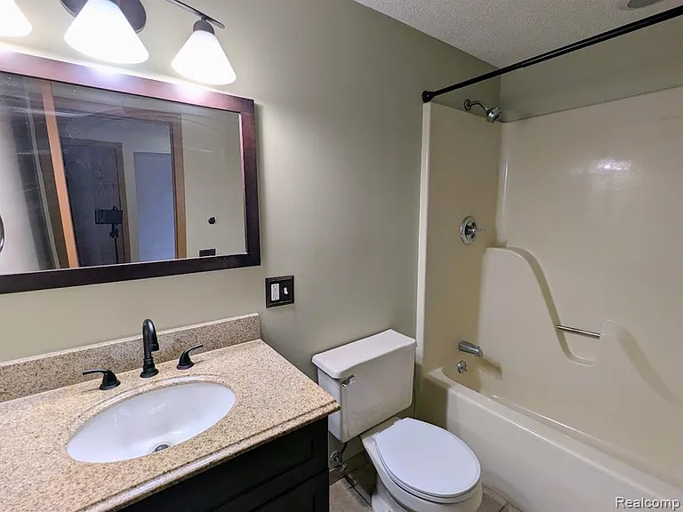 2316 Crescent Lake Rd — Photo 6