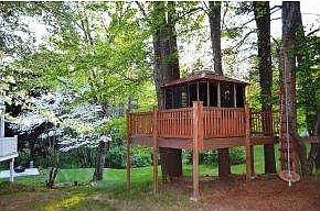Cedar Treehouse w/Skylight!