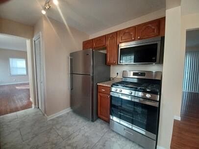 4th image of 412 W South St