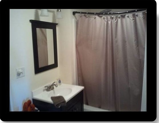 Main Unit Bathroom