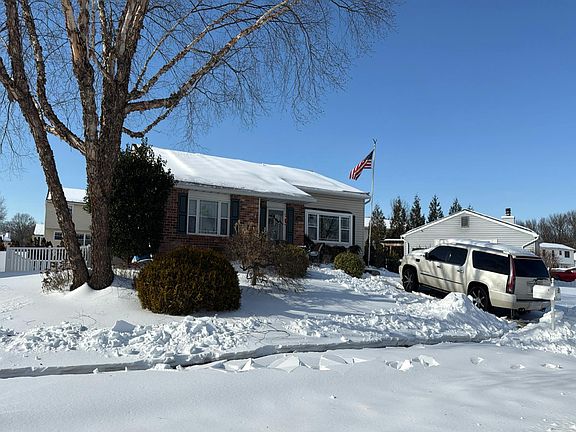 3rd image of 4834 Vicky Rd