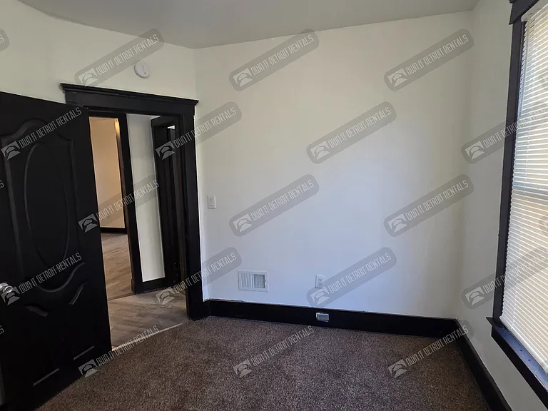 2982 Vicksburg St — Photo 9
