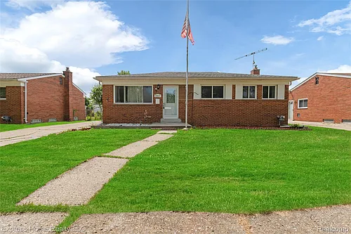 25217 Roan Ave Photo 1