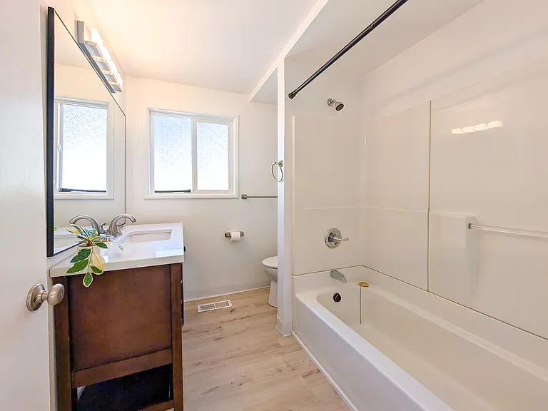 6025 NE Simpson St — Photo 25