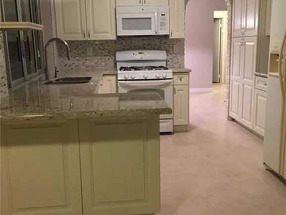 4th image of 9510 NW 19th Pl