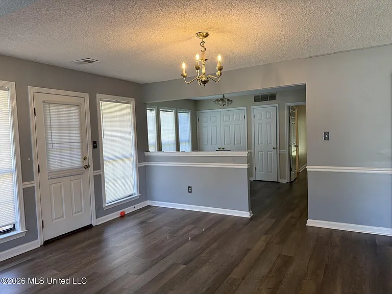 7090 Greenbriar Dr — Photo 7