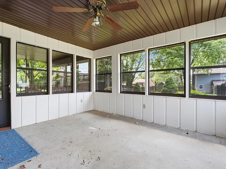 1017 Woodleaf Dr — Photo 30