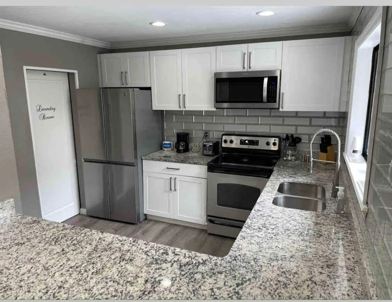 4001 Beneva Rd — Photo 3