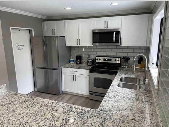 2nd image of 4001 Beneva Rd APT 421