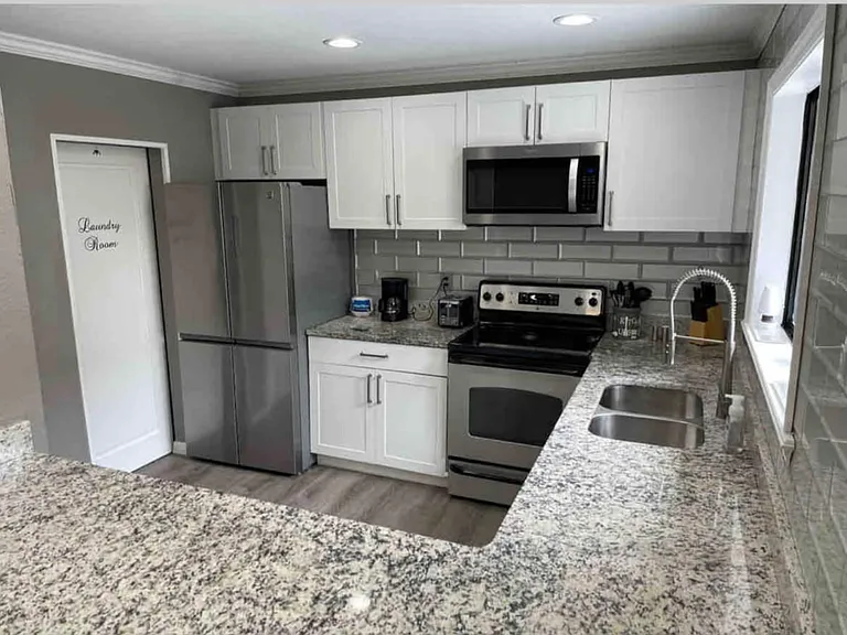 4001 Beneva Rd #421 — Photo 2