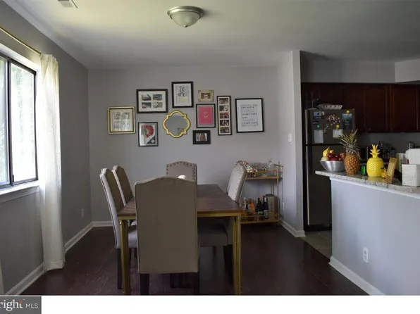 33 Buttonwood Rd, Voorhees, NJ 08043