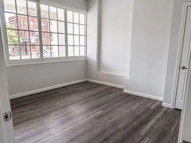 2725 W 3rd St #1F — Photo 2