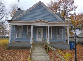 304 E North St, Colfax, IL 61728