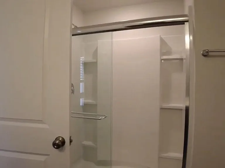 806 McKenzie Park Ter — Photo 23
