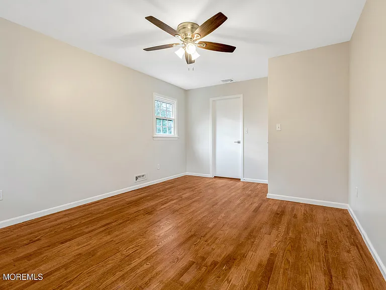 429 Lake Ave — Photo 28