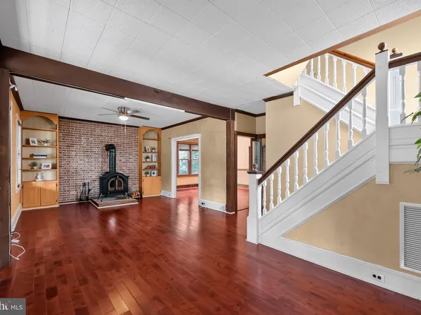 524 Beech Ave, Laurel Springs, NJ 08021