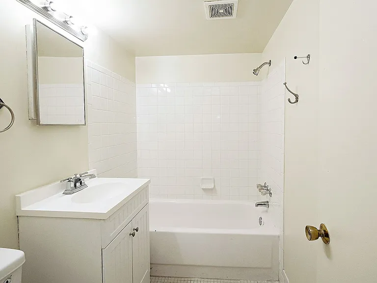 511 1st St N #610 — Photo 8