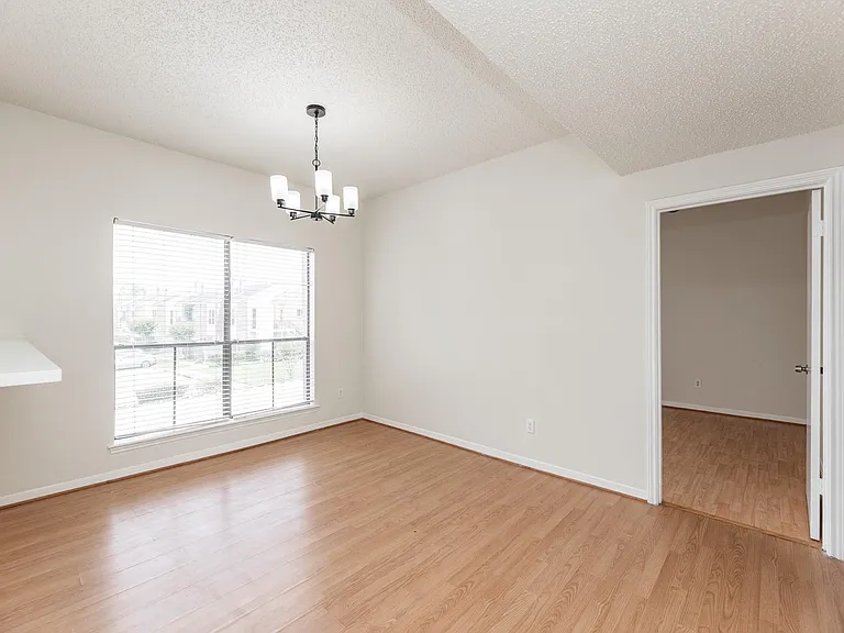 3742 Thistlemont Dr — Photo 18