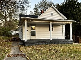 710 S 6th St, Clinton, IN 47842