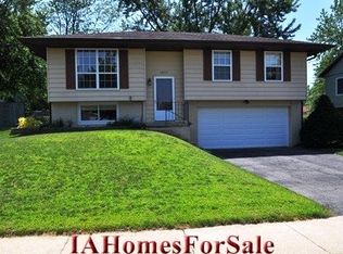 3803 Silver Spring Dr NE, Cedar Rapids, IA 52402