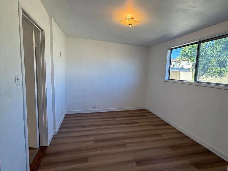 10031 Larson Ave — Photo 8