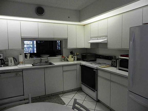 2nd image of 700 SW 128th Ave APT 307C