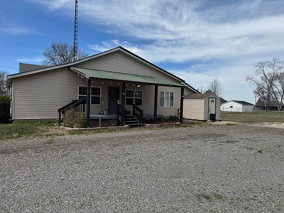 3rd image of 303 W Main St