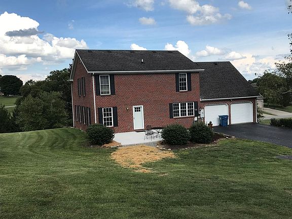 3rd image of 83 Logan Creek Dr