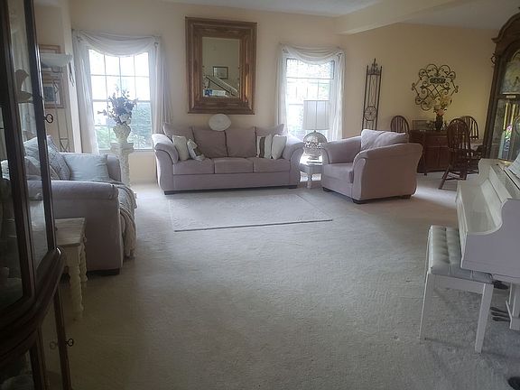 5th image of 15083 Windsor Ln
