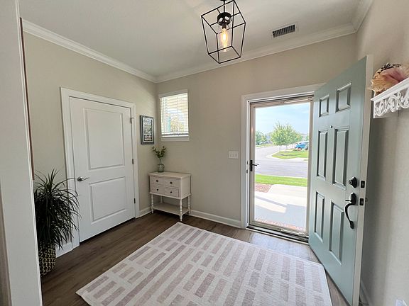 2nd image of 427 Middleton Way