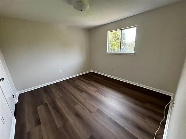 4632 Ithaca St — Photo 9