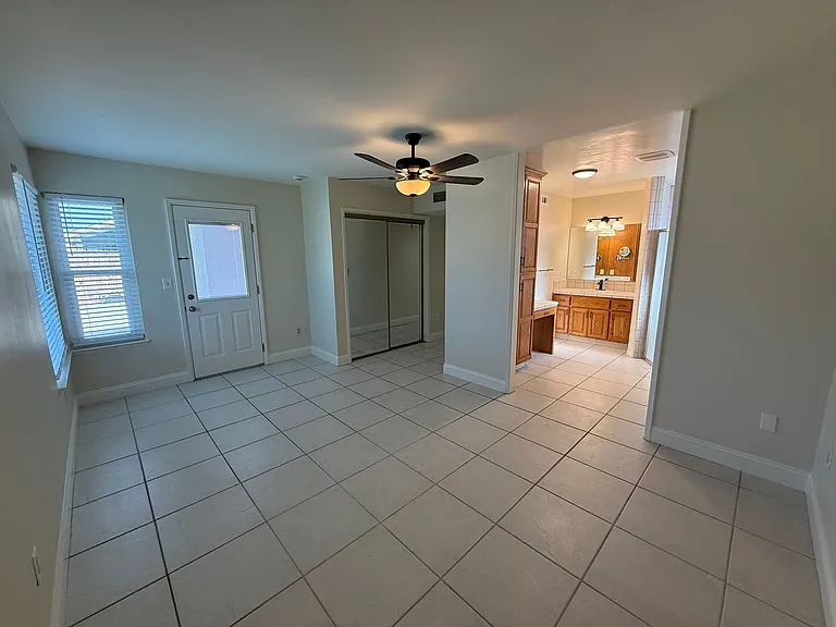 5801 Baywood St — Photo 6