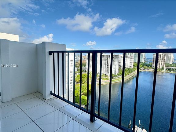 3rd image of 2750 NE 183rd St APT 2110