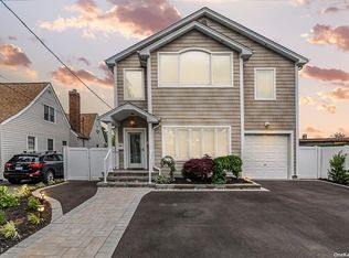 1883 Charles St, Merrick, NY 11566