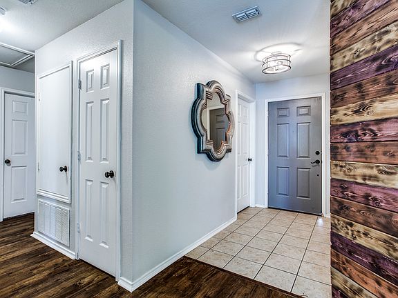 5th image of 712 Chelsea Dr