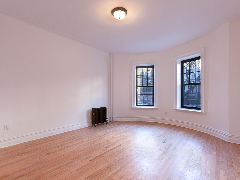 1st image of 568 5th St APT 1A