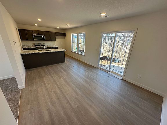 3rd image of 593 Wooden Duck St