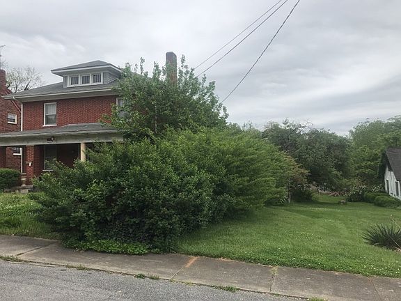 3rd image of 165 Laconia Ave NE