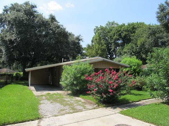 2nd image of 812 Wiegand Dr