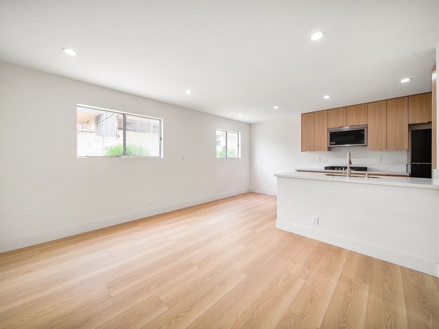 1 bed, $2,100 — Photo 4