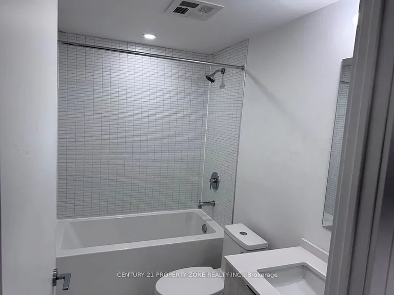 1 Jarvis St #723 — Photo 7