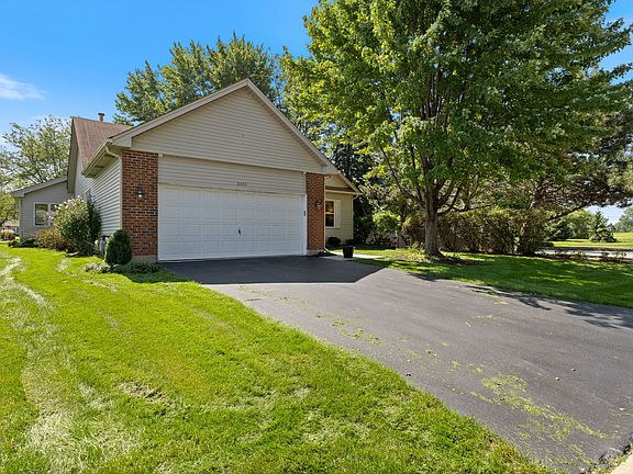 3rd image of 21000 W Hazelnut Ln