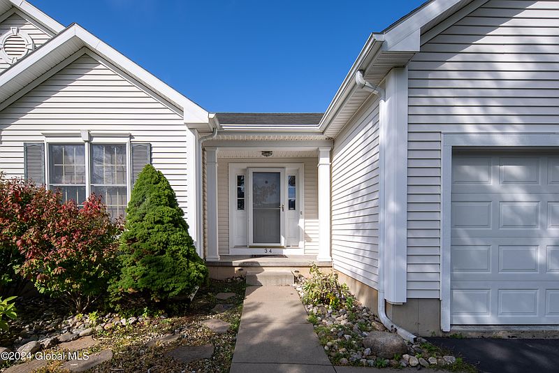 4th image of 34 Stony Brook Drive