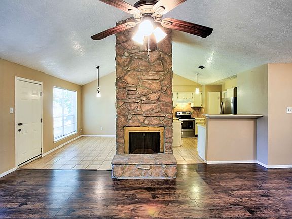 2nd image of 10118 Limewood Ln
