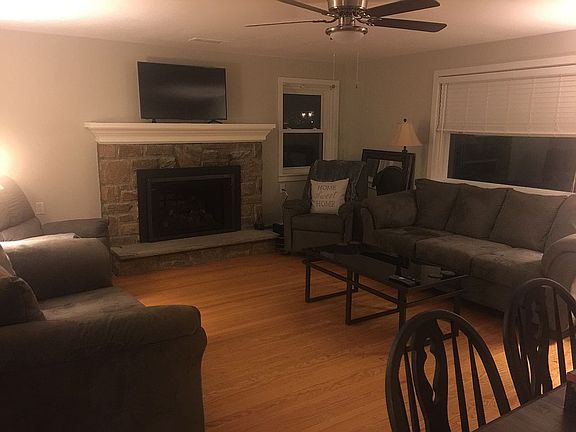 4th image of 311 Evergreen Rd