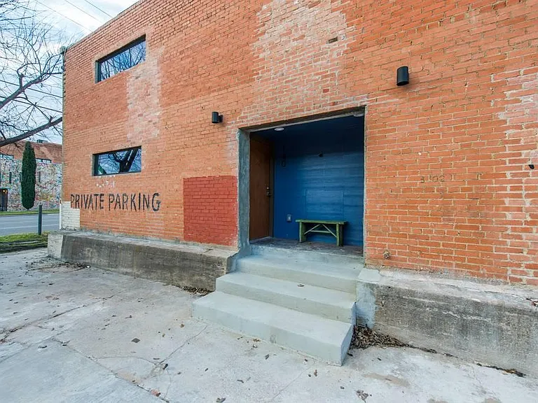 3100 Commerce St #140 — Photo 30